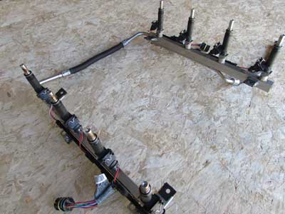 BMW Fuel Rail w/ 8 Injectors and Wiring Harnesses 13647523423 E60 2004-2005 545i Sedan2